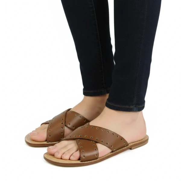 Sandale Cloutée Femme en Cuir Marron